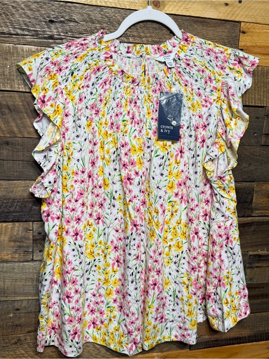 crown & ivy Tops - NWT Crown & Ivy White Floral Smocked Ruffle Cap Sleeve Top